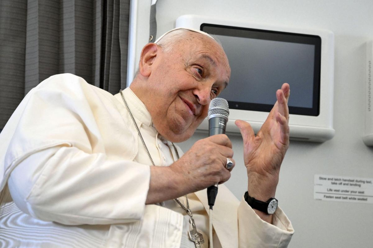 Papa Francisc a avut o criză respiratorie în spital: Ce spune Vaticanul