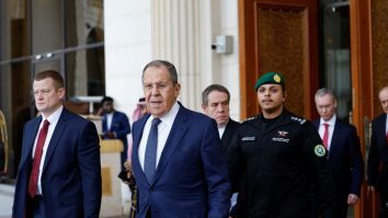 BREAKING NEWS: Rusia a cerut Statelor Unite la Riad ca NATO să-și retragă trupele de pe flancul estic al Europei. Ce spun oficialii români, citați de FT