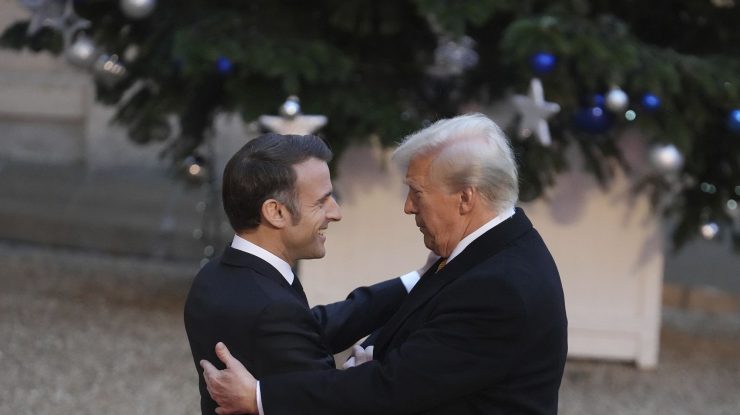 Emmanuel Macron a discutat cu Donald Trump înainte de reuniunea europeană de urgență de la Paris privind Ucraina