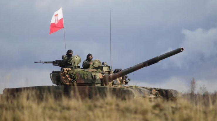 Polonia afirmă că „este cel mai mare cheltuitor militar al NATO” din 2 motive: Pentru a ține America aproape și Rusia la distanță