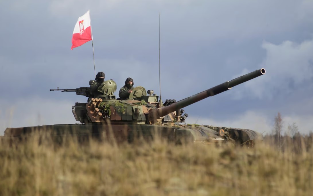 Polonia afirmă că „este cel mai mare cheltuitor militar al NATO” din 2 motive: Pentru a ține America aproape și Rusia la distanță