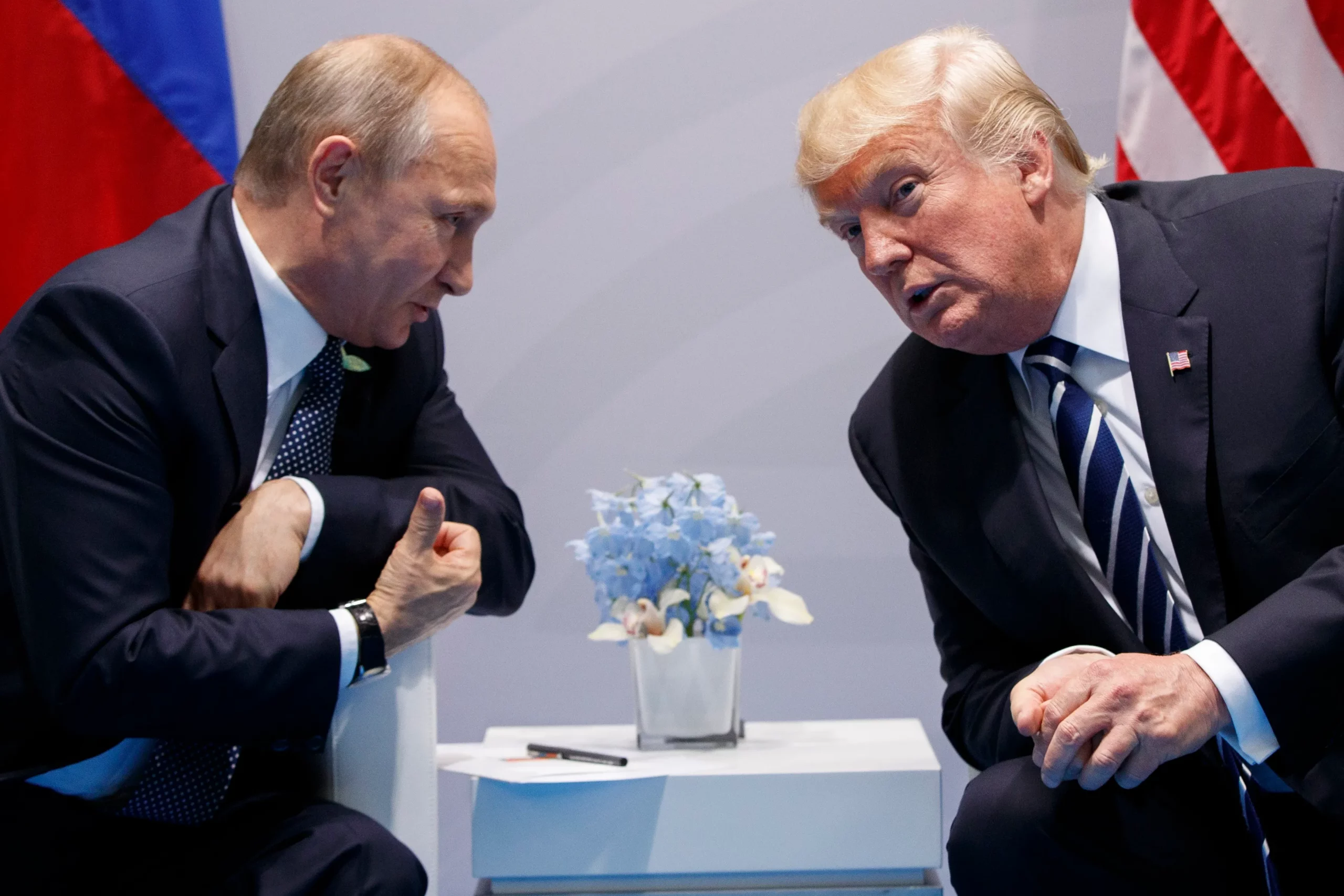 Kremlinul a refuzat să confirme sau să infirme raportul despre convorbirea telefonică dintre Trump și Putin