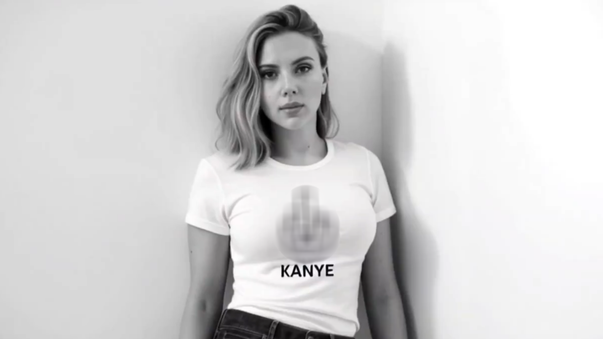 Scarlett Johansson cere o legislaţie care să protejeze publicul de A.I. după ce un videoclip deepfake cu ea a circulat pe reţelele sociale