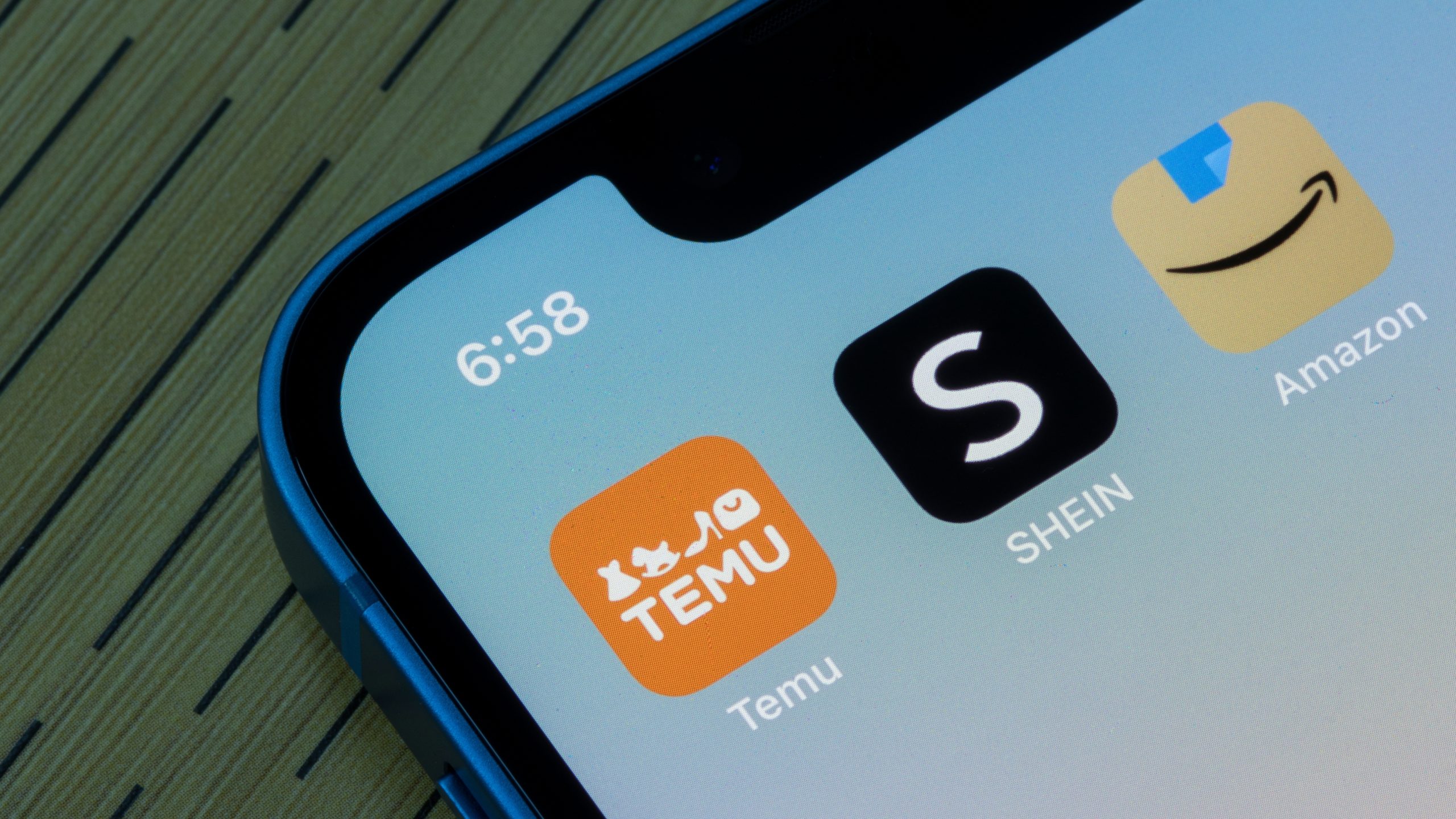 Comisia Europeană impune controale vamale mai stricte asupra produselor vândute de Shein și Temu