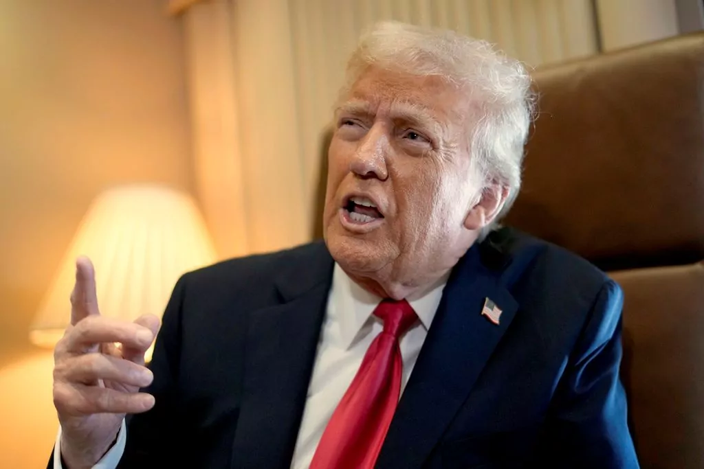 Trump anunță noi tarife de 25% pe importurile de oțel și aluminiu. Bursele sunt în scădere