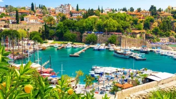 Românii au stabilit un nou record în Turcia în 2024. Aproape 1,2 milioane de turiști români au fost în vacanţă în destinaţiile turceşti