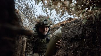 Armata Ucrainei se confruntă cu o lipsă acută de personal. Soldați fără experiență sunt trimiși pe front