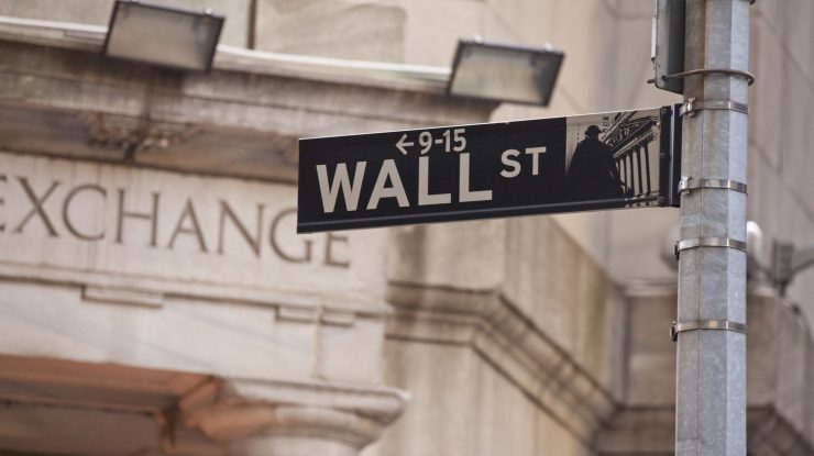Bursele americane scad după anunțul tarifelor reciproce ale lui Trump