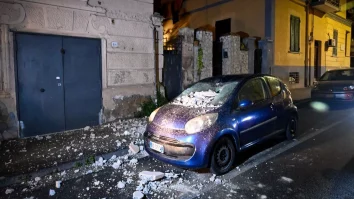 Napoli a fost zguduit de cel mai violent cutremur din ultimii 40 de ani: Localnicii au dormit în stradă și mașini