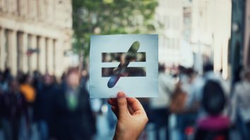 Decalajul salarial între femei și bărbați depășește 20% în România anului 2024. Ce țări sunt în top la egalitatea de gen