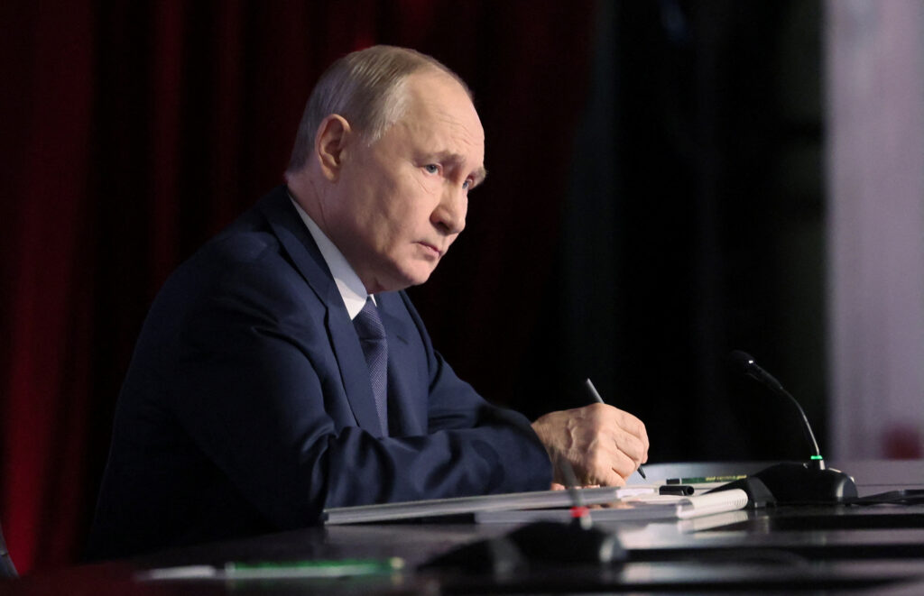 Consilierul prezidențial al Rusiei, Yuri Ușakov, a declarat că Moscova nu dorește o încetare temporară a focului: „Ar ajuta Ucraina, nu pacea”