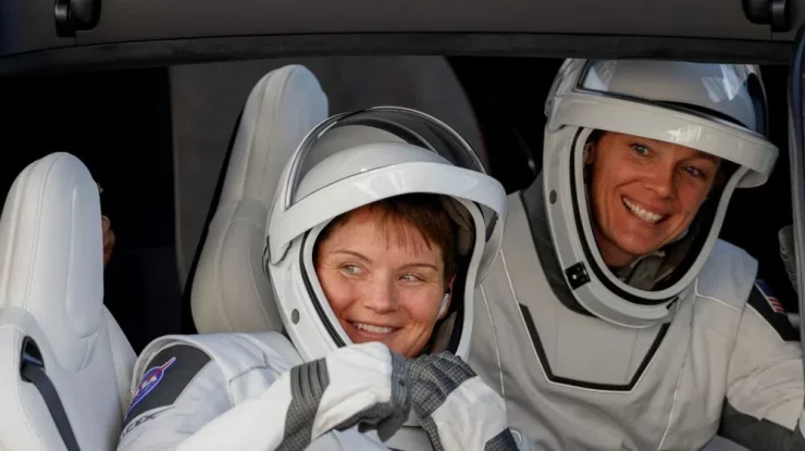 VIDEO. SpaceX trimite un nou echipaj la Stația Spațială Internațională. Astronauții NASA se întorc acasă după 9 luni