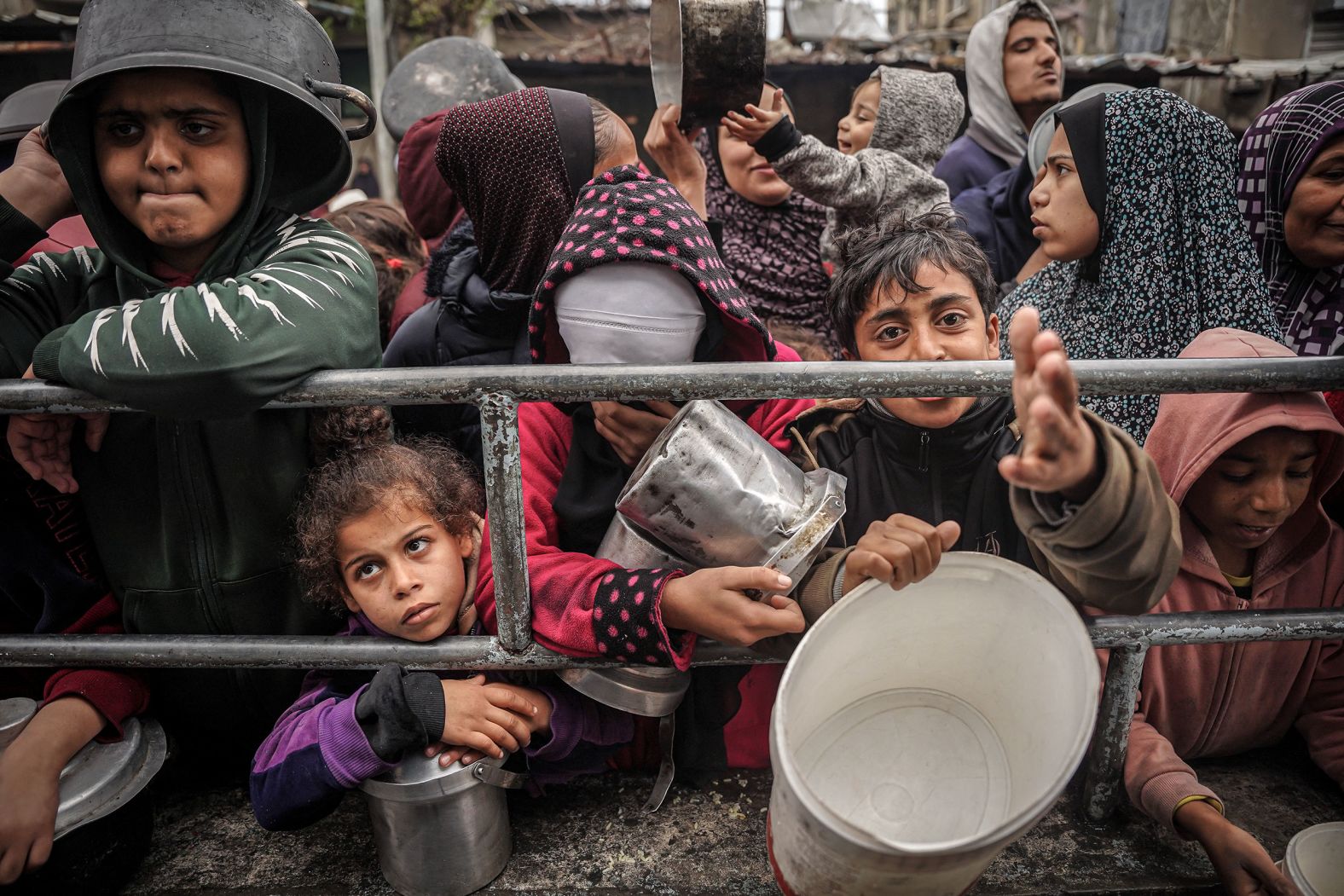 Medicii și lucrătorii umanitari atrag atenția asupra malnutriției din Gaza