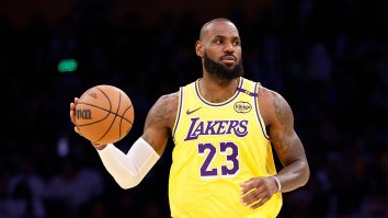 LeBron James este primul jucător NBA care atinge 50.000 de puncte în sezonul regulat și playoff