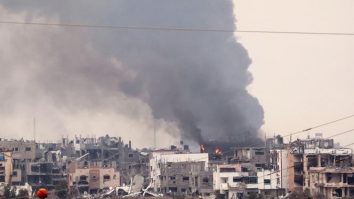 Israel lansează noi lovituri aeriene în Gaza. Netanyahu: „Hamas va fi lovit cu forță militară tot mai mare”. Cel puțin 30 de palestinieni au fost uciși