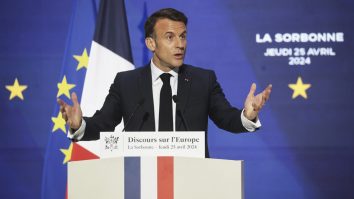 Macron avertizează: „Dacă Putin nu va fi oprit, va continua dincolo de Ucraina, în Moldova și poate chiar în România”