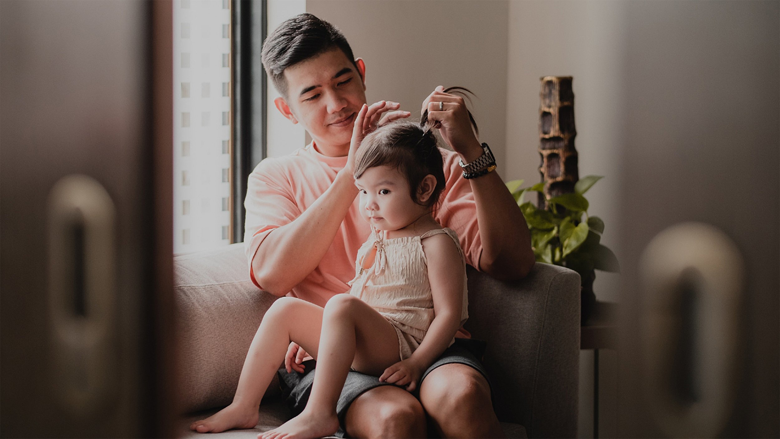 Puterea exemplului bate obligația. Gabriel Chicioreanu, consilier în parenting: „Copilul învață ceea ce vede la părinți”