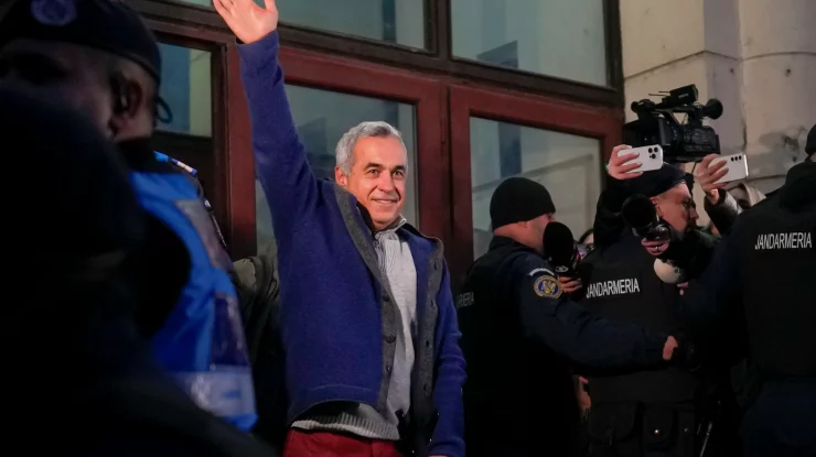Rectorul SNSPA, Remus Pricopie, contestă la CCR candidatura lui Călin Georgescu