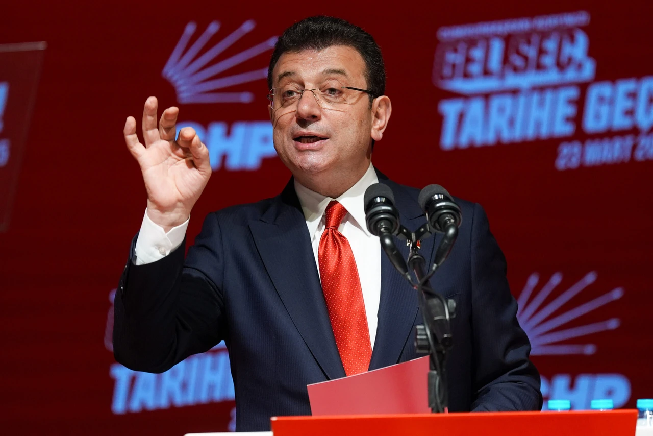 Un tribunal turc l-a arestat duminică pe Ekrem Imamoglu, primarul orașului Istanbul, pentru corupție