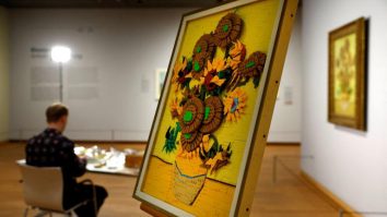 VIDEO. Muzeul Van Gogh din Amsterdam și LEGO lansează un set inspirat de celebrul tablou „Floarea-soarelui”