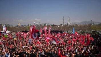 Proteste fără precedent la Istanbul: Sute de mii de turci cer eliberarea lui Ekrem Imamoglu