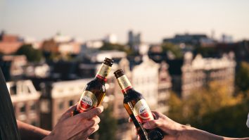 Heineken începe producția berii Amstel în România: Unde sunt fabricile