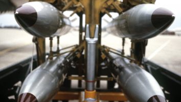 Polonia cere Statelor Unite să mute armele nucleare pe teritoriul său. Președintele Andrzej Duda: „Cred că a venit timpul”