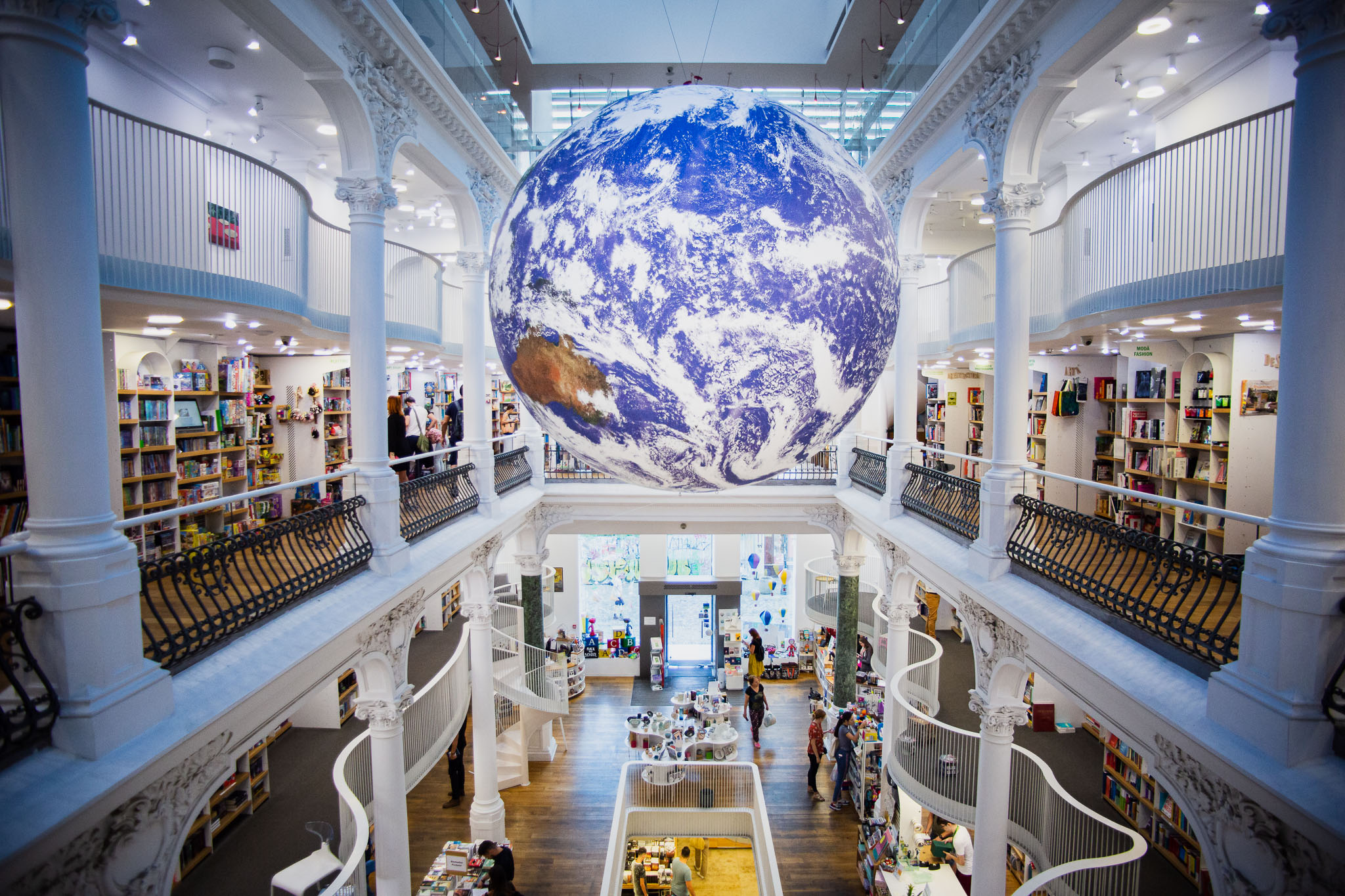 Cărturești Carusel a fost inclusă în topul celor mai frumoase librării din lume. Ce alte locații sunt în clasament