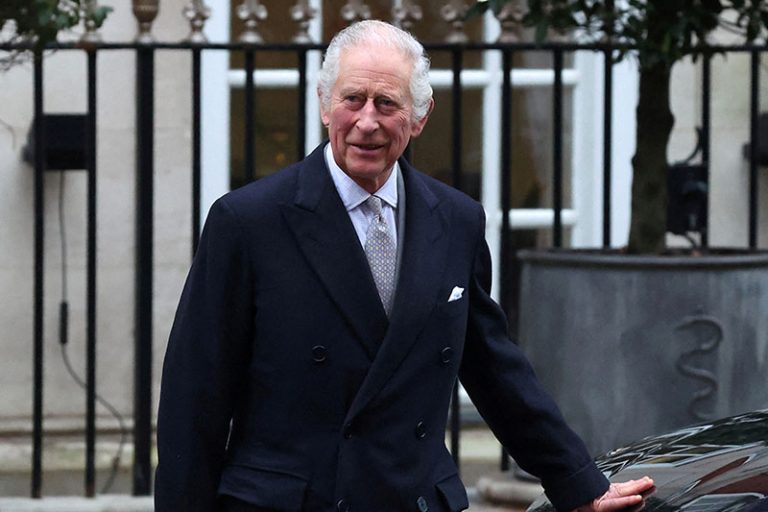 Regele Charles al III-lea revine la îndatoririle publice săptămâna aceasta. Efectele tratamentului pentru cancer i-au agravat starea