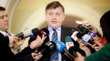 Coaliția se ceartă pe pierderea alegerilor prezidențiale din România. Ce șanse mai are Crin Antonescu