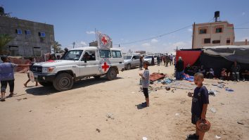 Crucea Roșie este „revoltată” după ce forțele israeliene au ucis mai mulți medici în Gaza. Ce mesaj a transmis IDF