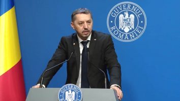Daniel David: Universitățile pot acorda burse, indiferent de forma de învățământ, din venituri proprii. Ministerul Educației va acorda burse doar studenților de la buget