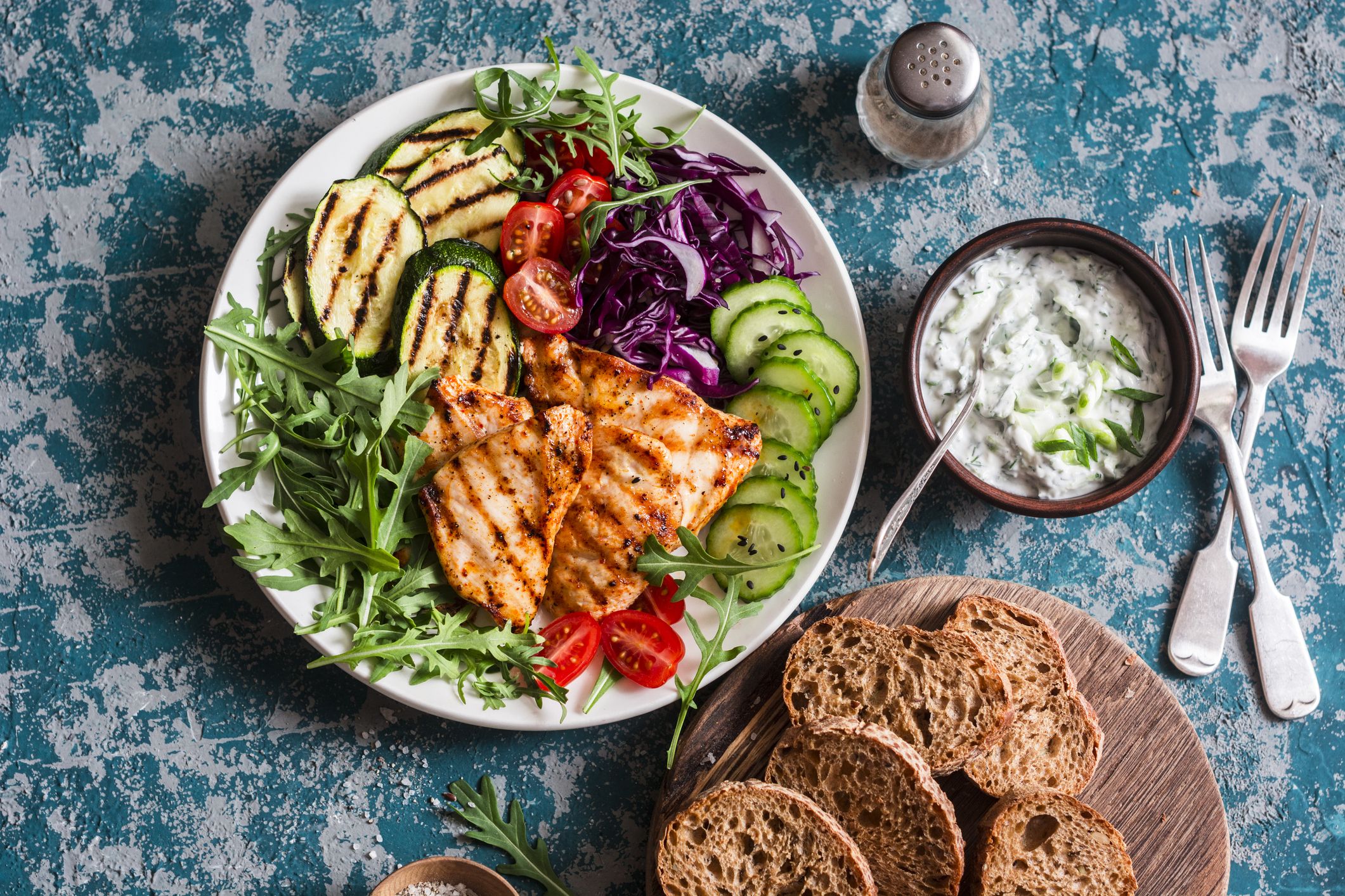 STUDIU. Reducerea carbohidraților de două ori pe săptămână poate îmbunătăți sănătatea metabolică