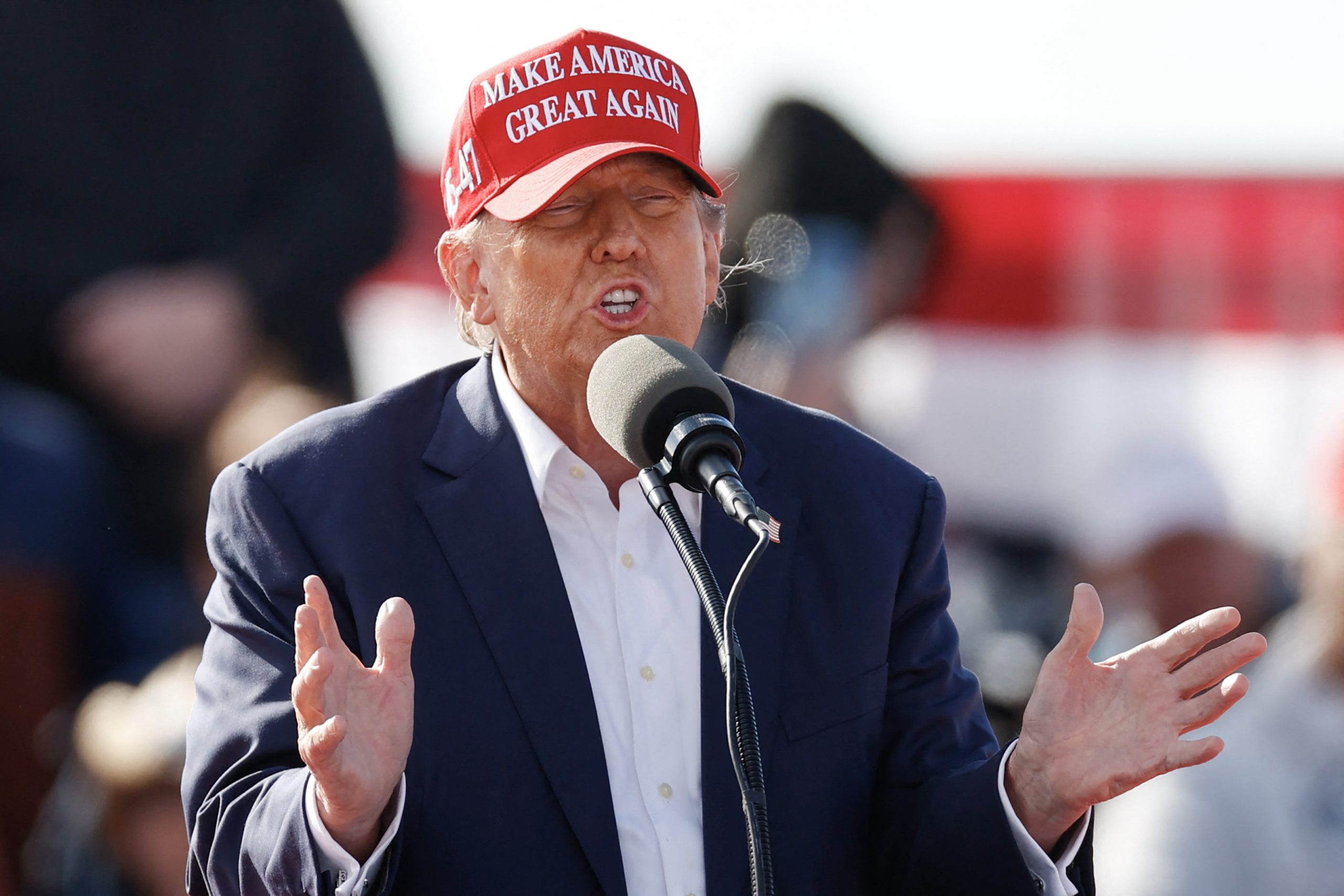 „Nu-mi pasă de asta”. Trump nu exclude forța militară pentru a anexa Groenlanda. Ce spune Trump despre mesajul către Rusia