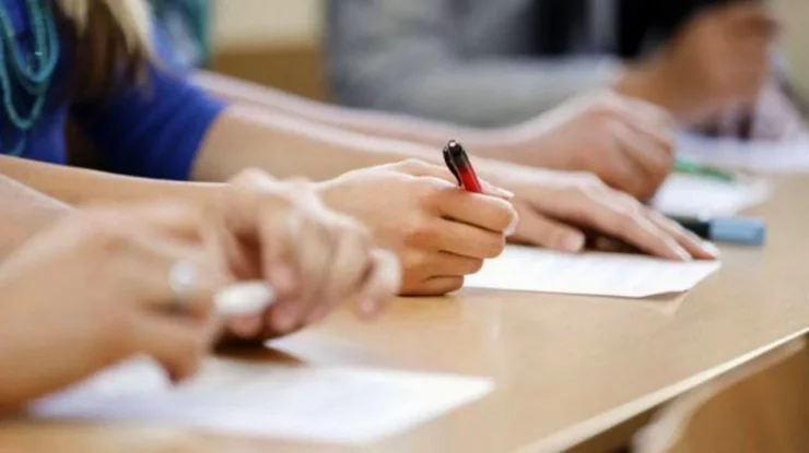 Rezultatele la Simularea Evaluării Naţionale vor fi comunicate astăzi. Notele se trec în catalog la solicitarea elevului sau a părintelui