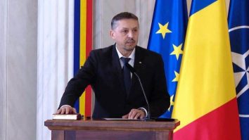 Daniel David vrea ca meditațiile să devină o excepție. Mihnea Stoica, elev: „Profesorii nu ating toată materia sau nu ajută fiecare elev individual”