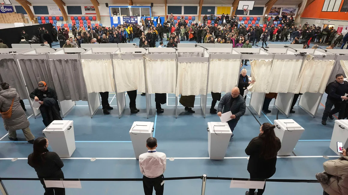 Partidul Demokraatit, care susține independența, a câștigat alegerile din Groenlanda. Ce impact are influența lui Trump asupra voturilor