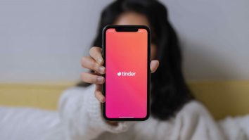 Cum te ajută A.I. să găsești dragostea: Tinder introduce un nou „wingman”