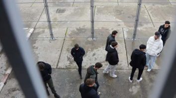 Nouă elevi de liceu au trăit, câteva ore, într-un penitenciar din Arad. Ministrul Educației pregătește instalarea „butonul roșu” în școli