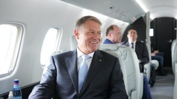 Cât a cheltuit Klaus Iohannis pe zborurile cu avioane de lux în cei 10 ani la Președinția României? Administrația Prezidențială, sub interimatul lui Ilie Bolojan, a desecretizat costurile