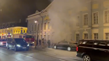 Panică la Kremlin: O limuzină din flota lui Putin a explodat în Moscova, în apropierea sediului serviciilor secrete ruse