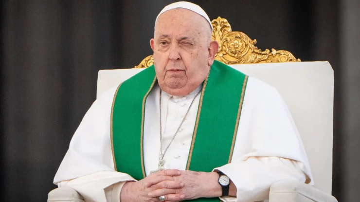 FOTO. Vaticanul a publicat prima fotografie a Papei Francisc de când a fost spitalizat: „Sunt fragil, ca mulți alții”