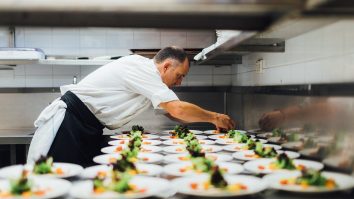 Orice masă poate deveni un preparat demn de fine dining. Alexandru Strugari, chef bucătar: „Putem să înlocuim proteina clasică cu ceva mai premium”