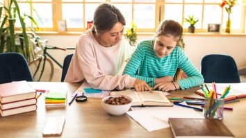 Costurile pentru educație au crescut cu 45% din 2021, meditațiile devenind un lux. Bogdan Rațiu, profesor liceul UMFST: „Examenele nu au un grad de dificultate atât de ridicat”