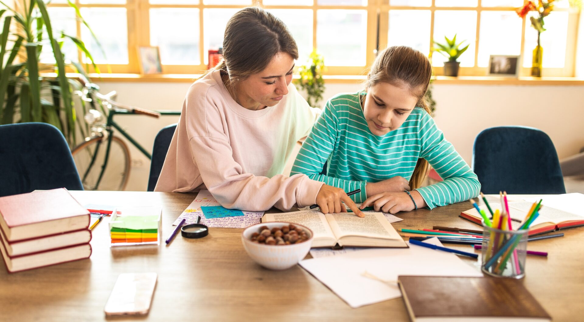 Costurile pentru educație au crescut cu 45% din 2021, meditațiile devenind un lux. Bogdan Rațiu, profesor liceul UMFST: „Examenele nu au un grad de dificultate atât de ridicat”