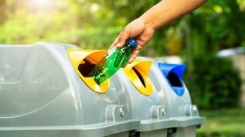 Deșeurile globale se vor dubla până în anul 2040. Cătălina Rădulescu, activist de mediu: „Când bem apă, putem avea o sticlă reîncărcabilă. Nu trebuie să cumpărăm una nouă”