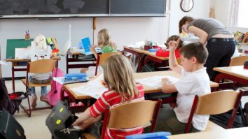 Alina Gânj transformă învățarea limbii engleze într-o aventură interactivă pentru copii. „Emoțiile joacă un rol foarte important”