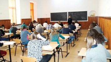 Începe simularea pentru Evaluare Națională la Matematică. 173.000 de elevi sunt înscriși