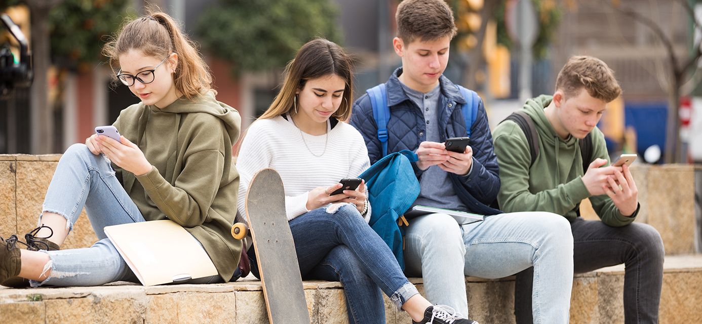 Românii sunt printre cei mai activi consumatori de rețele sociale. Ovidiu Ioan Moisescu, profesor UBB: „Social media nu pune la dispoziție mijloace care țin cont de trăsături de personalitate”