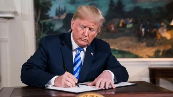 Donald Trump a semnat un ordin executiv pentru crearea unei rezerve strategice de Bitcoin. Președintele organizează Summitul Cripto la Casa Albă